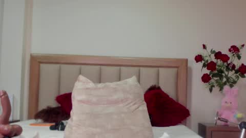 Caytlin Lian online show from February 18, 5:17 am