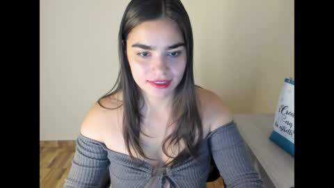 caitlingomez0 online show from April 22, 10:45 am