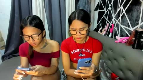 C A I T L Y N online show from July 24, 5:33 pm
