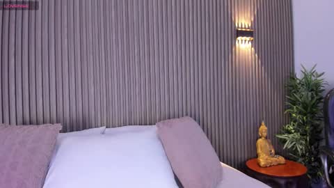 Caitlyn  online show from March 18, 11:59 am