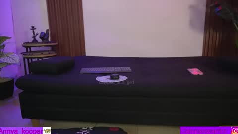 Calypso and Kayla online show from March 8, 12:40 am