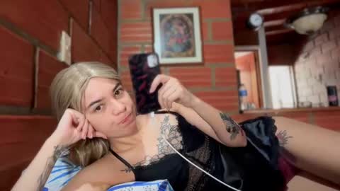 Snapshot of camii19y chatting on October 17, 4:21 pm Camii online show from October 17, 4:21 pm
