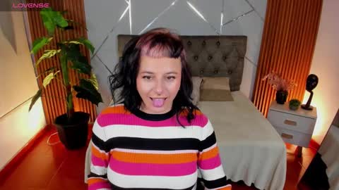 Cami online show from October 18, 5:10 am
