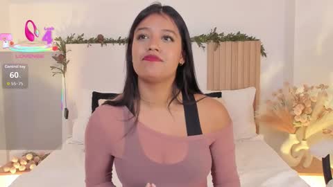 camila_bustamante_ online show from January 8, 5:06 pm