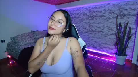 Camila Roose online show from June 21, 12:25 am