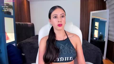 Snapshot of camila_martinez9 chatting on March 5, 11:28 am camila_martinez9 online show from March 5, 11:28 am