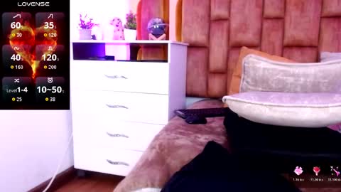 Camila Mishima online show from November 7, 2:00 pm