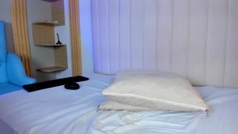 I am Cami  IG. cami moore1 online show from July 31, 1:23 pm