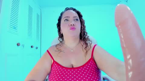 Snapshot of camilaa_foxxx chatting on January 27, 5:26 pm camilaa foxxx online show from January 27, 5:26 pm