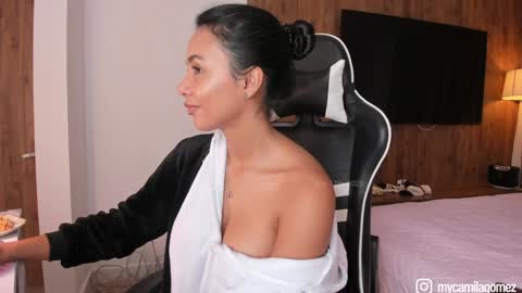 Camila online show from November 17, 2:40 pm