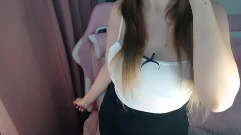  Nicole  Ill be back on Monday Happy Sunday  See you  online show from May 2, 2:37 am