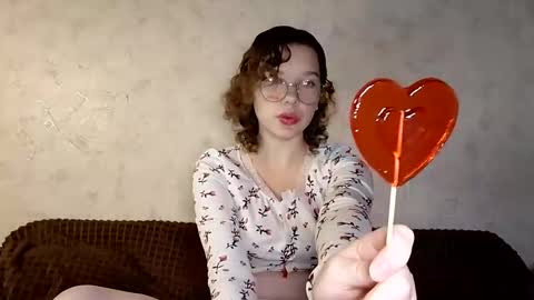 Snapshot of cammyrose_ chatting on October 11, 7:27 pm cammyrose_ online show from October 11, 7:27 pm