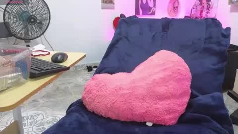 camturbery online show from February 12, 6:30 pm