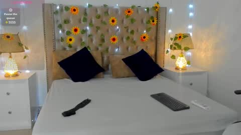 Candie  online show from March 10, 11:45 am