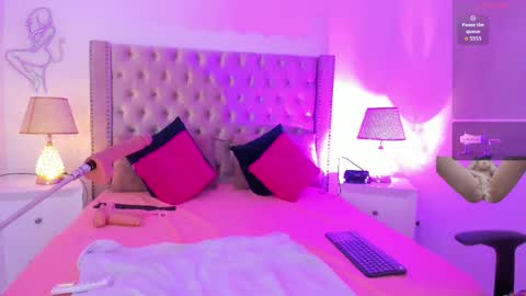 Candie  online show from October 14, 1:46 pm