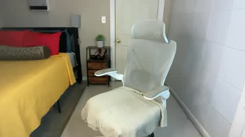 Candi may online show from August 3, 12:22 pm