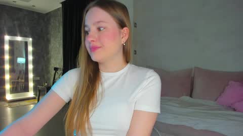 Candy online show from March 13, 1:40 am