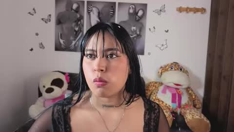 Im ChloeJoin The Fan Club online show from January 12, 11:37 am