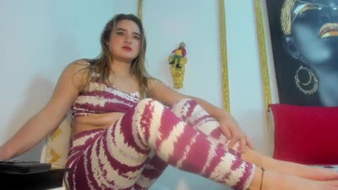 Snapshot of candy_plus chatting on January 4, 6:40 pm Candy plus online show from January 4, 6:40 pm