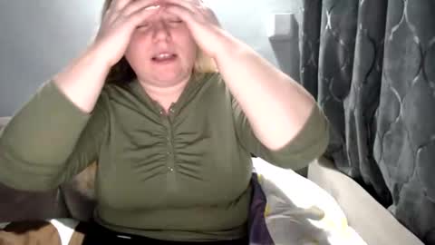 Laura online show from February 16, 7:47 pm