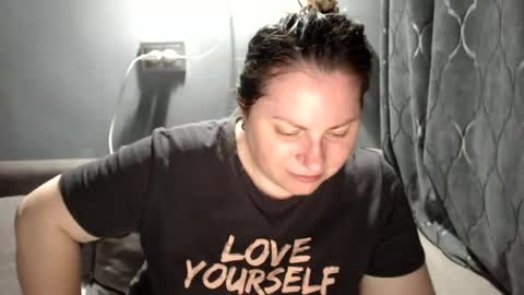 Laura online show from June 27, 9:10 pm