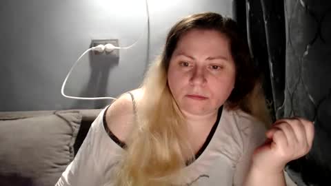 Laura online show from May 3, 7:50 pm