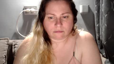 Laura online show from July 4, 11:11 pm