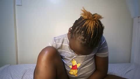 candycurly_ online show from October 27, 2:45 pm