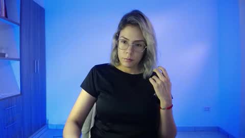 Candy Dowson online show from October 24, 9:22 pm