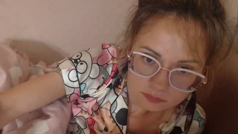 say meow and send tip  online show from June 19, 6:11 pm