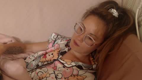 say meow and send tip  online show from June 18, 6:02 pm