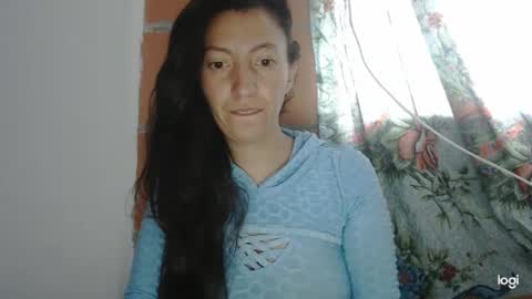 Snapshot of candymilfff chatting on March 10, 9:29 pm candymilfff online show from March 10, 9:29 pm