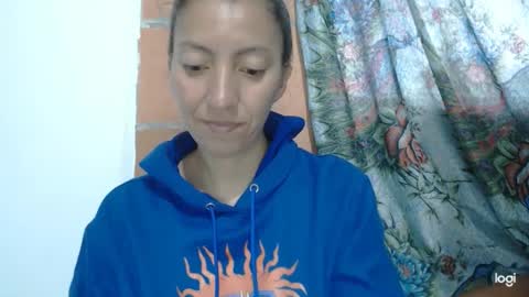 Snapshot of candymilfff chatting on March 6, 9:42 pm candymilfff online show from March 6, 9:42 pm
