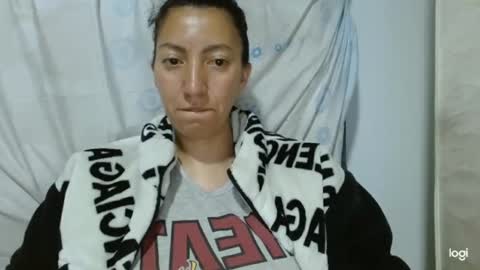 Snapshot of candymilfff chatting on October 16, 3:53 am candymilfff online show from October 16, 3:53 am
