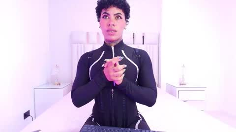 Aura  online show from November 4, 11:59 am