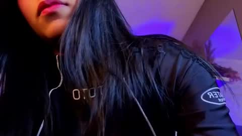 canela_savagee_ online show from July 29, 7:03 pm