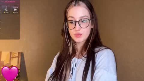 caramel_95 online show from March 6, 7:31 pm