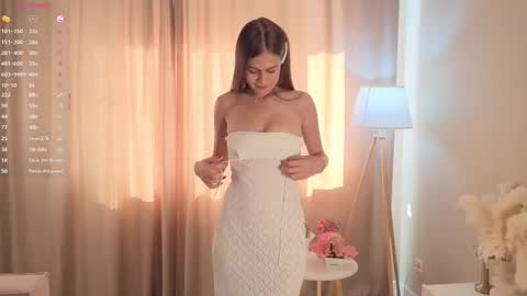 Snapshot of caramel_bella chatting on September 26, 8:12 am Bella online show from September 26, 8:12 am