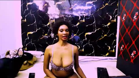caramelminxx_ online show from June 7, 8:43 am