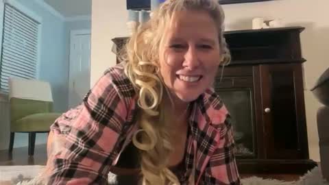 carebear5719 online show from May 3, 12:03 am