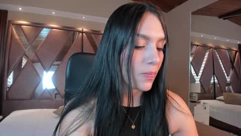 Carina online show from October 25, 2:03 pm