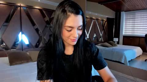 Snapshot of carina_rossi chatting on February 13, 1:37 pm Carina online show from February 13, 1:37 pm