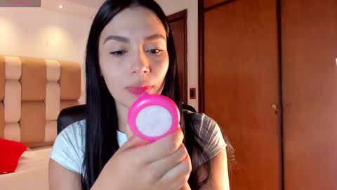 Snapshot of carina_rossi chatting on December 27, 3:09 am Carina online show from December 27, 3:09 am