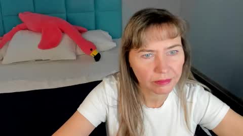 Carla Vogue online show from November 8, 3:33 am