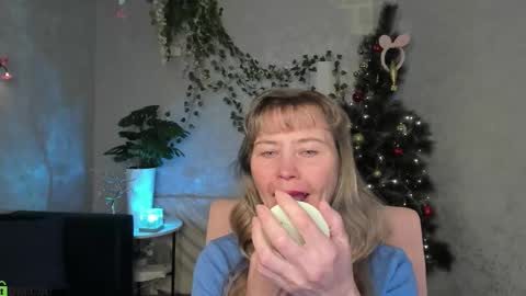 Carla Vogue online show from December 14, 2:50 am