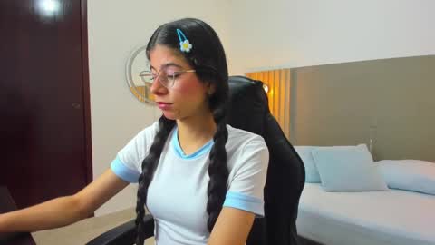 Snapshot of carlina_15 chatting on September 19, 2:05 pm C A R L I N A online show from September 19, 2:05 pm