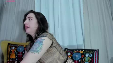 carly grasso  online show from June 13, 8:34 am