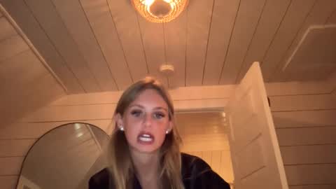 Carly Bora online show from November 25, 4:58 am