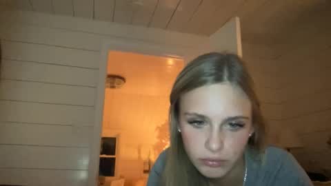 Carly Bora online show from November 11, 2:18 am