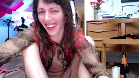 Carly Pearls online show from November 7, 5:24 am